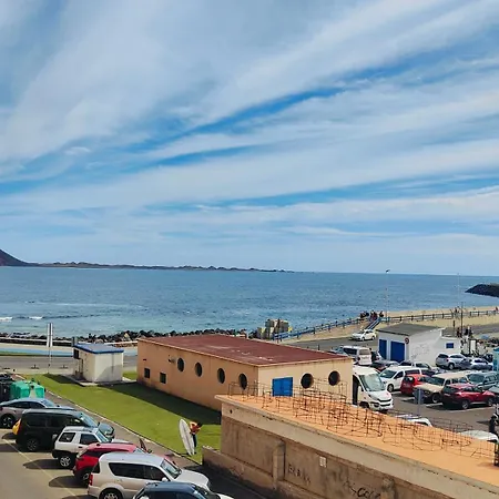 דירה Arena Home, Chic & Sea View *