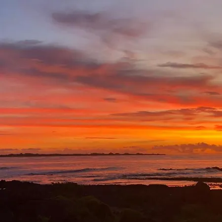 Arena Home, Chic & Sea View