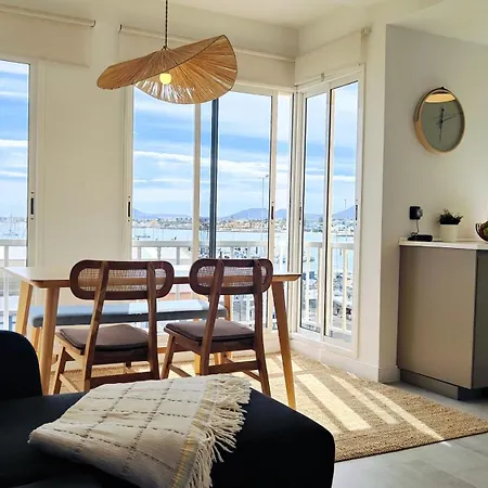 Arena Home, Chic & Sea View קורלחו