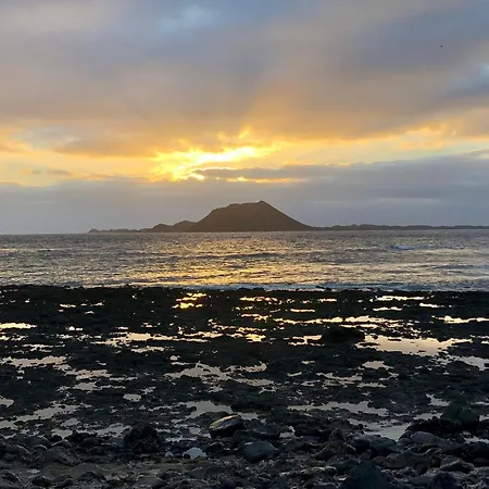 Arena Home, Chic & Sea View דירה