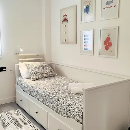 Arena Home, Chic & Sea View Apartman