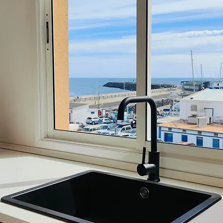 Lägenhet Arena Home, Chic & Sea View *
