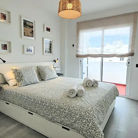 Lägenhet Arena Home, Chic & Sea View