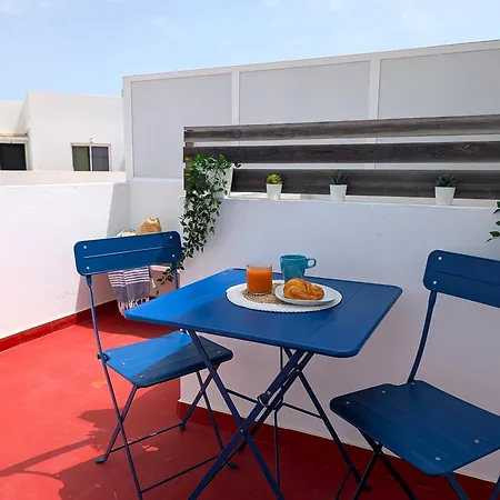 Arena Home, Chic & Sea View