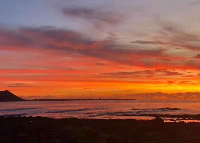 Arena Home, Chic & Sea View